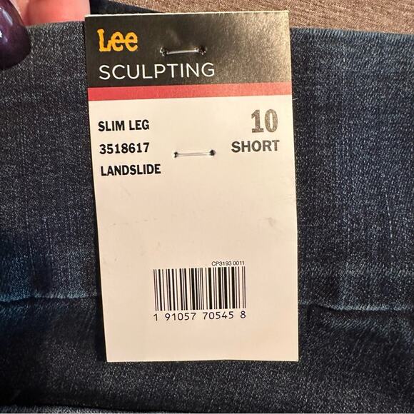 NWT Women's Sculpting Slim Fit Leg Midrise Pull On Jean Landslide Size 10 Short - Picture 8 of 11